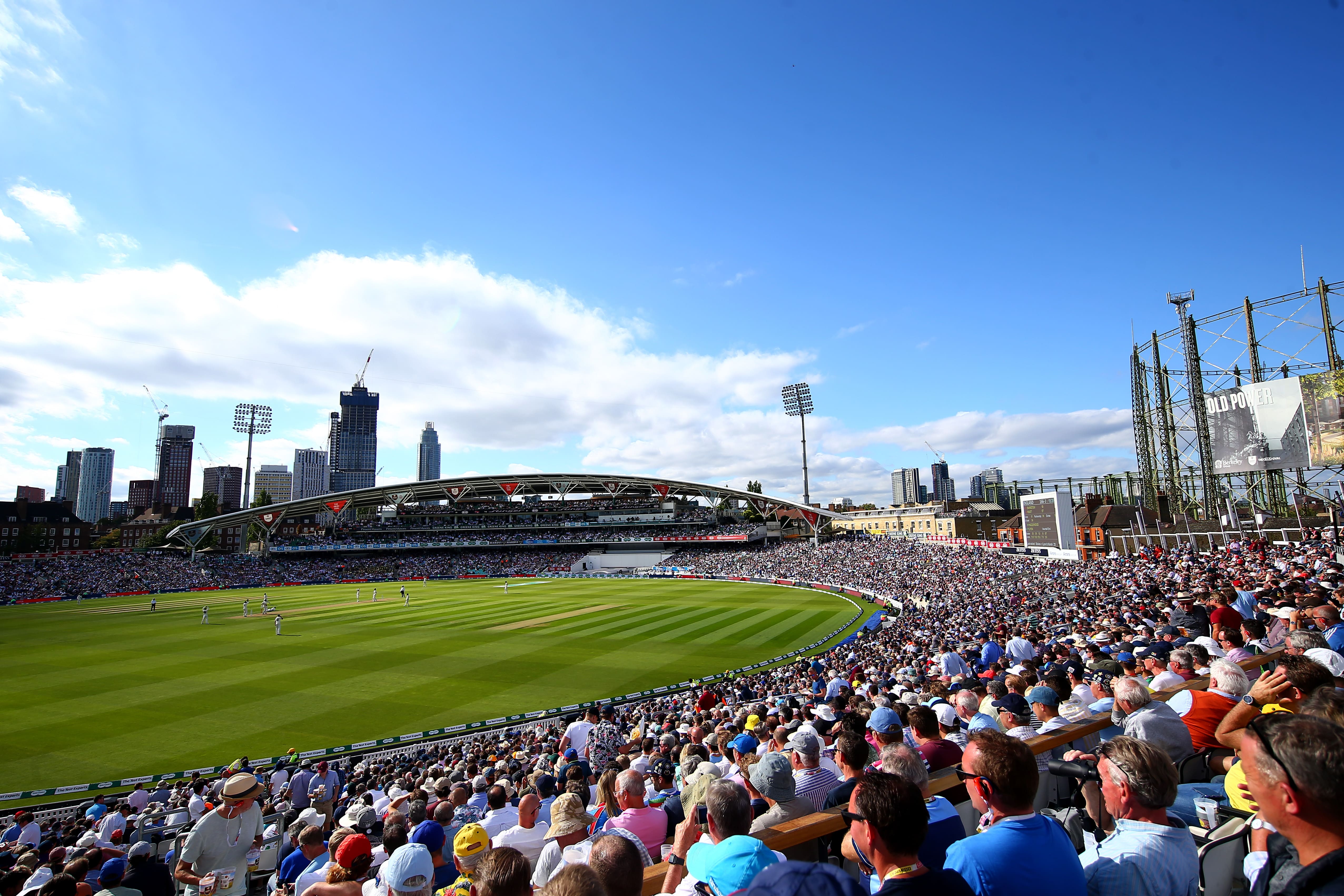 Surrey-county-cricket-spot-fans-stadium