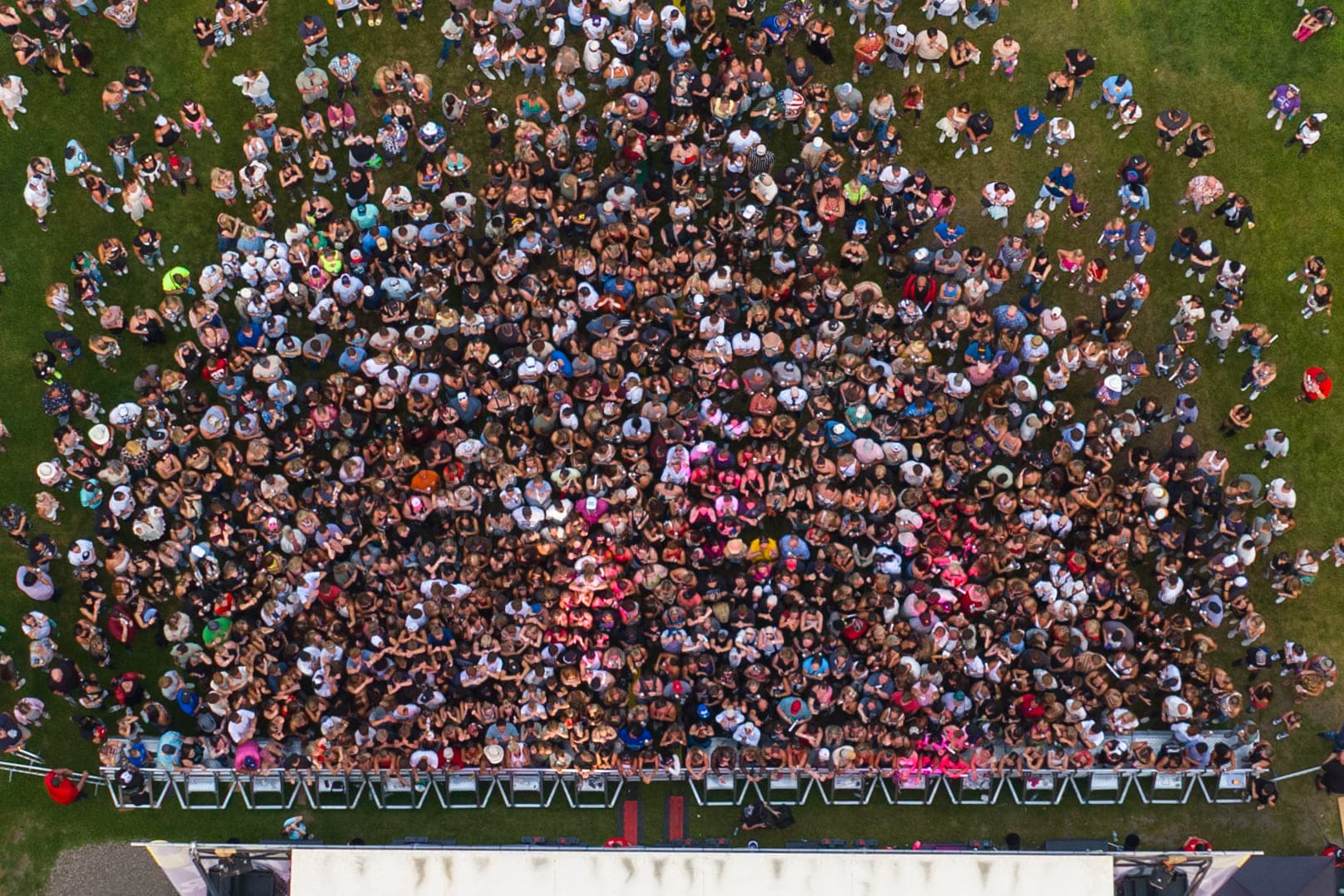 Live-Enterteinment-Concert-Fans