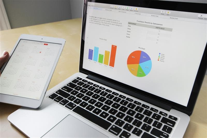 laptop-screen-data