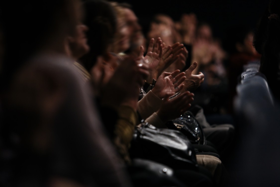 Audience-clapping-theatre-opera