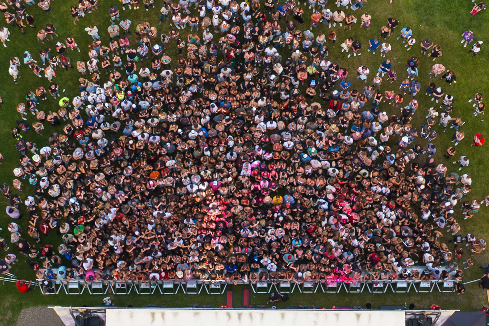 Live-Enterteinment-Concert-Fans